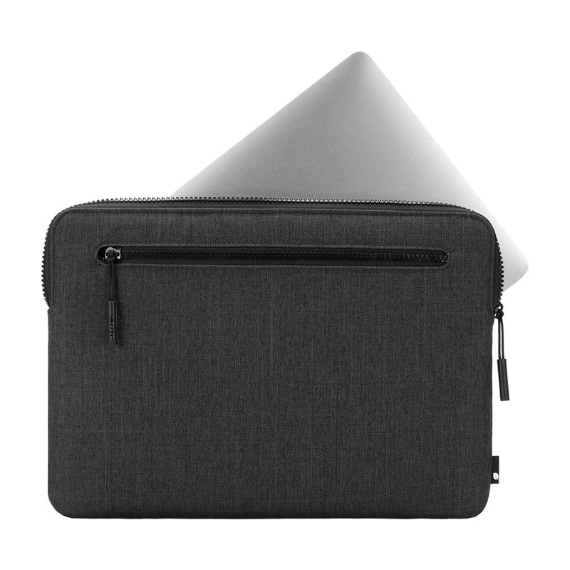 Incase Compact Sleeve in Woolenex - Sleeve voor MacBook Pro 13" (M2/M1/2020-2012) / MacBook Air 13" (M3/M2/M1/2024-2018) (Grafiet)