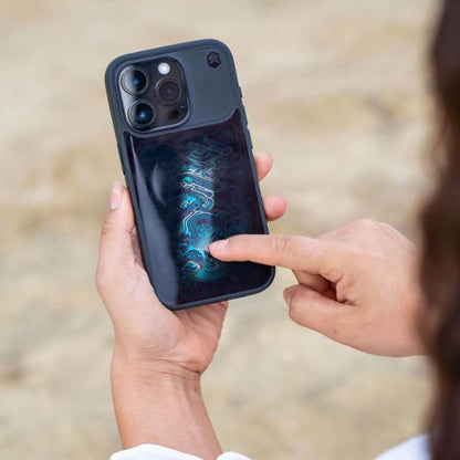 STM Reveal Warm MagSafe - Anti-stress case for iPhone 15 (Black Realm)