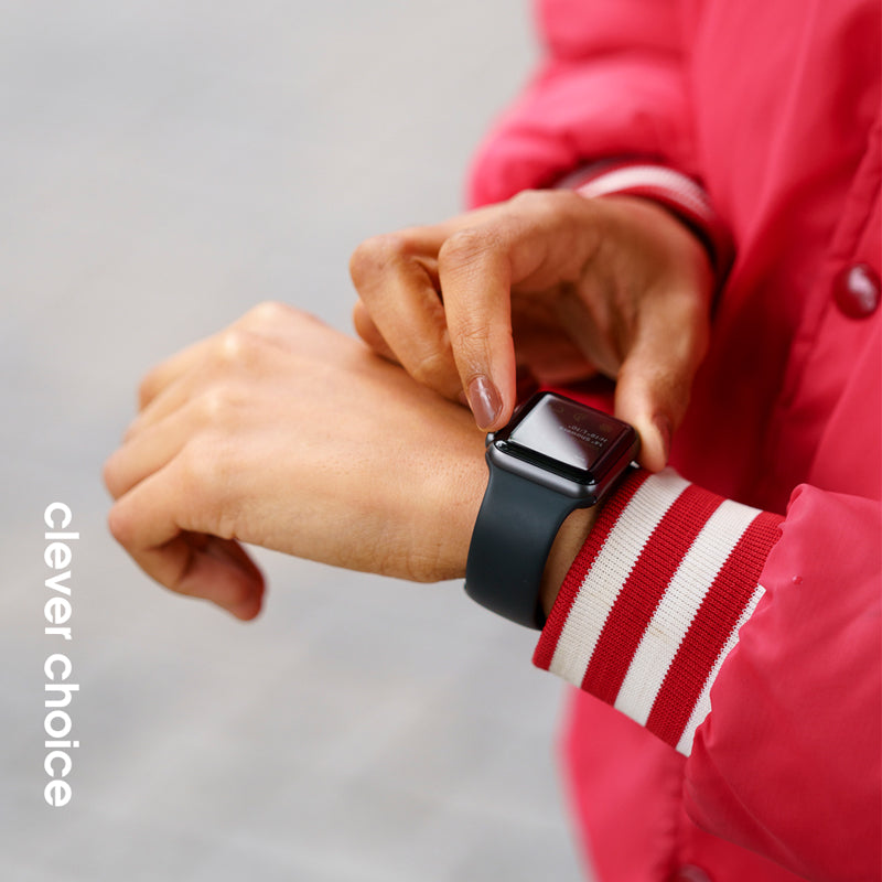 Crong Liquid Band voor Apple Watch 42/44/45/49 mm (rood)