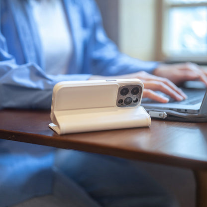 Moshi Overture MagSafe – 3-in-1-Lederhülle mit Klappdeckel für iPhone 15 (Eggnog White)